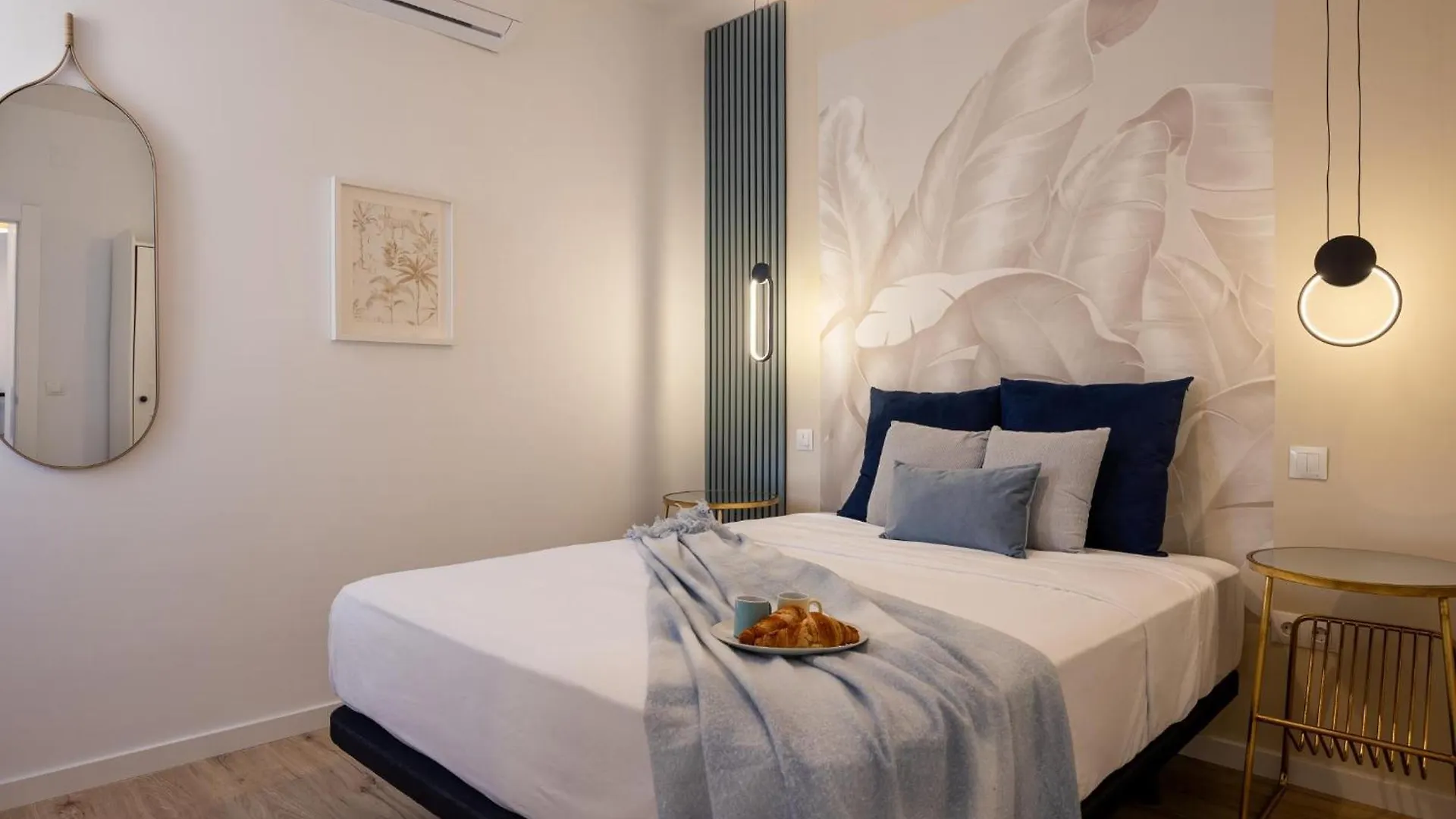 Apartamento De Lujo En El Centro De Torremolinos contacts